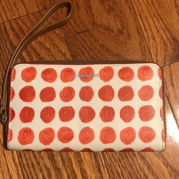 Coach Handbags - Coach wristlet